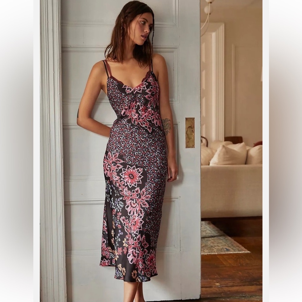 Your Better Side Midi Slip in Black Combo